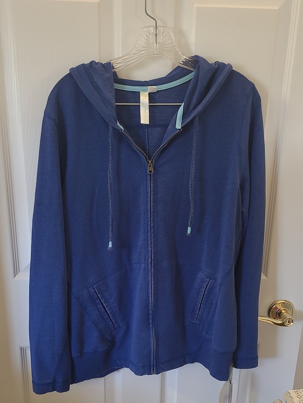 NWT. Green Tea. Size XL. Mineral Wash Navy Zip-Up Hooded Swestshirt. Bin 8.